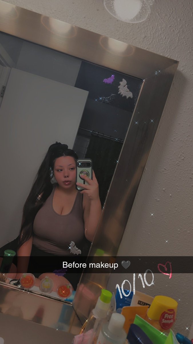 llove_amy's tweet photo. Yes I decorate my mirrors :3 https://t.co/gBdR3ZAKnn