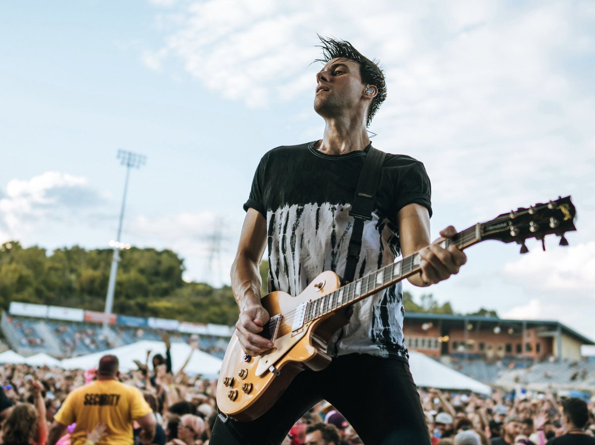 maydayparade's tweet photo. Last time we played the @4chordmusicfest, we were unfortunately down a few good men… 😷😷

Looking forward to giving you all 100% this Saturday! Literally. 🖤

📷: @bridgetncraig https://t.co/pDb9xZ05q8
