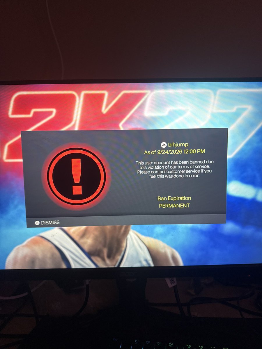 TigBatFitties's tweet photo. My lock just got banned for no reason, the Mf don’t even shoot over 45% 🤦🏾‍♂️ #2k27 #2kCommunity #Fixyourgame @Ronnie2K @JoeKnowsYT @BADGEPLUG https://t.co/0y3O1lJ6Jv