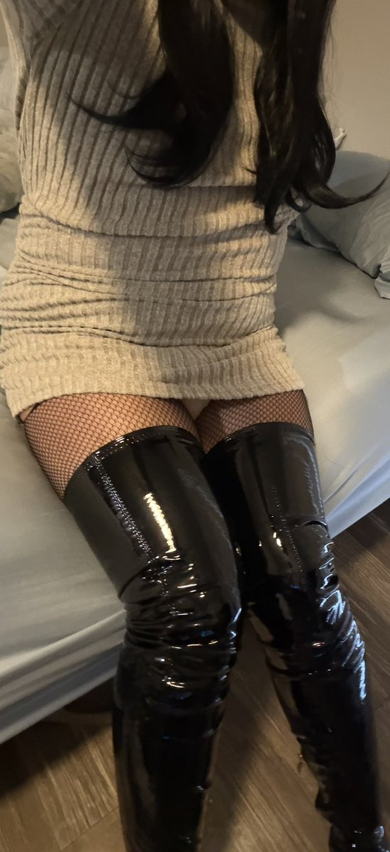 VirtualCutie__'s tweet photo. got some new boots and sweater dress, whatcha cuties think!? :3 #femboy #nsfw #nsfwtwt #bulge #cute #boots https://t.co/X2IqIdTkIR