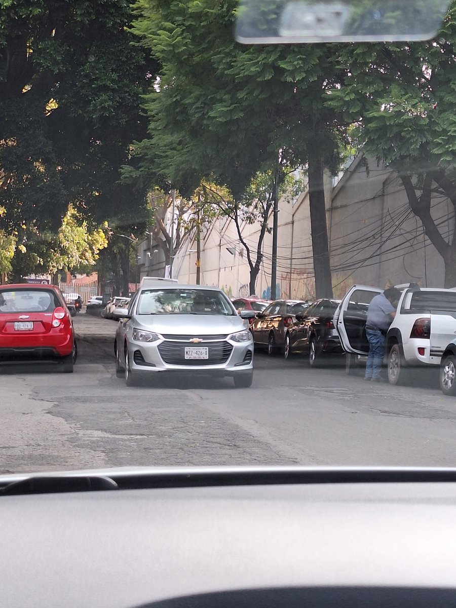 ivemayor's tweet photo. @UCS_GCDMX @elmaugarcia En Lago Muritz todos en sentido contrario desde Lago Alberto a Laguna dr Mayran https://t.co/S1uyuRtEo3