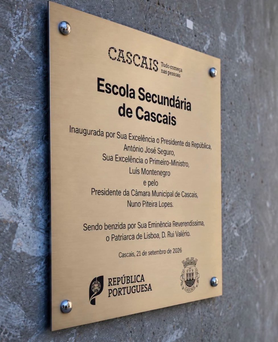 ponteeuropa's tweet photo. A melhor foto da placa da vergonha. https://t.co/tU1iy17PT2