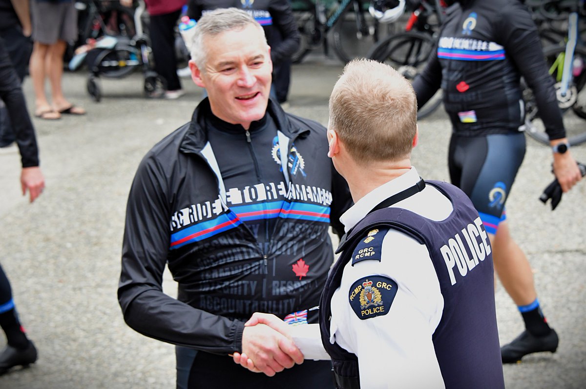 RidgeRCMP's tweet photo. This morning we were very proud to welcome the 58 peace officers who are cycling to Victoria as part of the British Columbia Law Enforcement Memorial #RideToRemember.
More info: https://t.co/tifXIaRAVI
#FallenHeroes #NeverForget #BCLEM #HonourThe135 https://t.co/nQskvg30aW