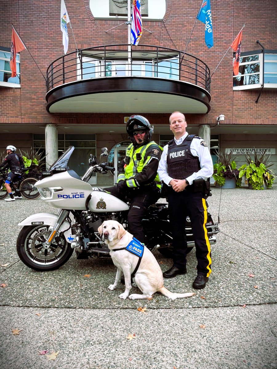 RidgeRCMP's tweet photo. This morning we were very proud to welcome the 58 peace officers who are cycling to Victoria as part of the British Columbia Law Enforcement Memorial #RideToRemember.
More info: https://t.co/tifXIaRAVI
#FallenHeroes #NeverForget #BCLEM #HonourThe135 https://t.co/nQskvg30aW