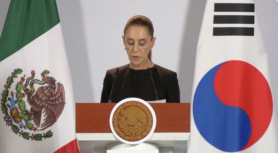 Indie5051's tweet photo. “No sé si son chicas o chicos (grupo). Es como BTS pero más pequeño.”

- La presidenta de México, Claudia Sheinbaum, hablando sobre Stray Kids. https://t.co/2M84mRPEnu