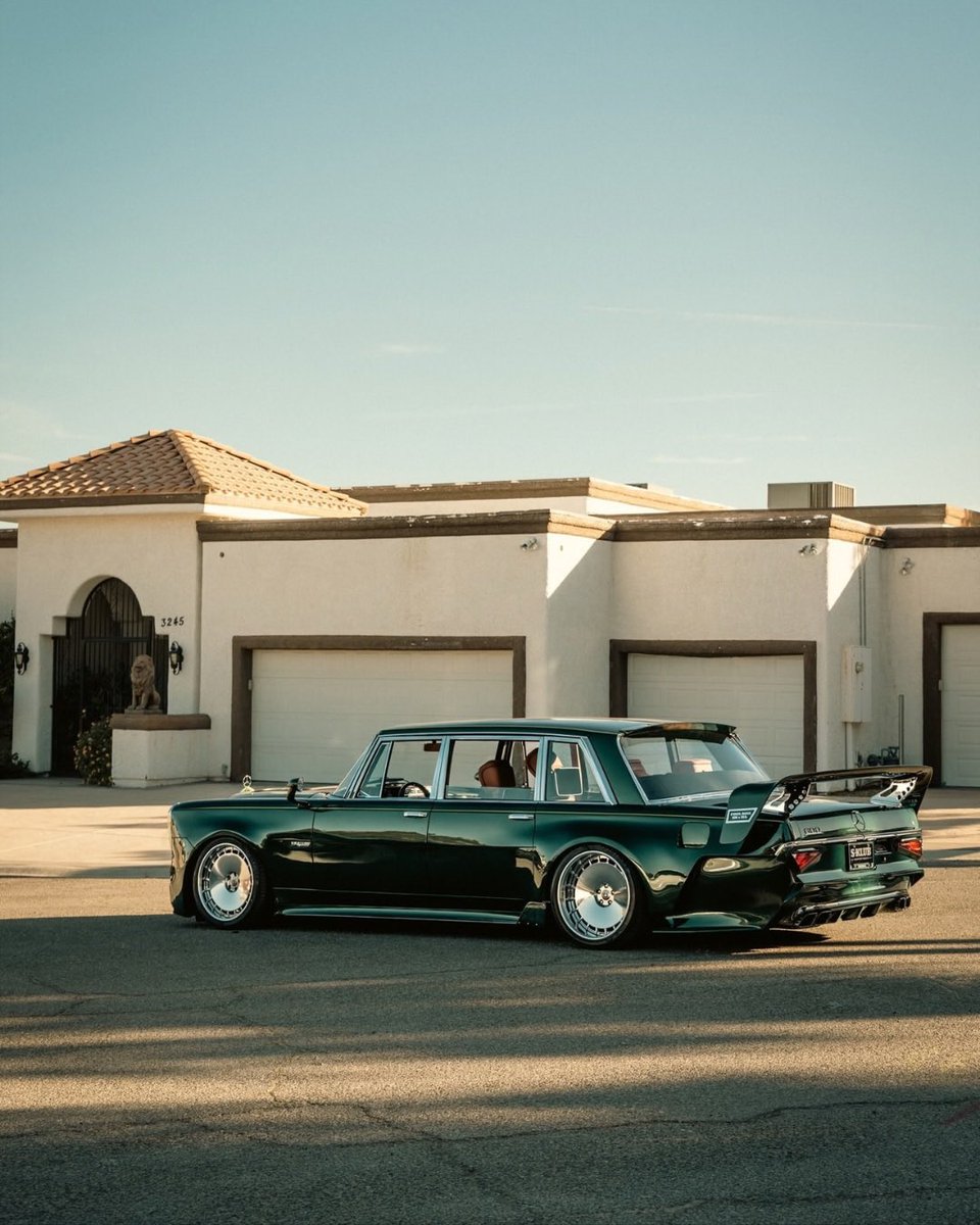 Complex's tweet photo. A shop in LA built a custom Mercedes by combining 1971 and 2024 models together

Nicknamed the ‘Final Boss’ the custom build was reportedly listed for $4.5 million

[via/ s_klub_la ] https://t.co/NeKrpCcH7K