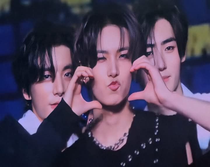 stonerhee's tweet photo. huge cuteness aggression over this picture https://t.co/5VkUUKIXZL