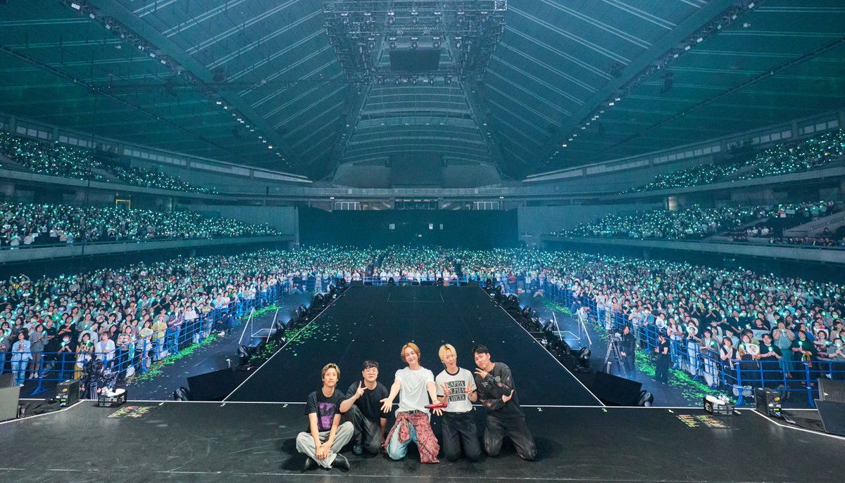 geminids_night's tweet photo. @/choch01
진짜 잘생긴형이랑 공연했다..
나는 Circle앨범 전곡을 외워서 부를정도로 팬이다
나는 팬심을 숨기느라 정말 고생했다
참지못하고 뒷풀이때 덕질한거 고백했다..
와 ..!

#온유 #ONEWTHELIVE_Q

https://t.co/QiMbbbYWu5

#온유 #onew #이진기 #진기
#ONEWTHELIVE #온유더라이브 

오뉴노트때 기타세션분이쟈나.ᐟ.ᐟ.ᐟ
이렇게 다시 만나다니ヽ(‘ ∇‘ )ノ