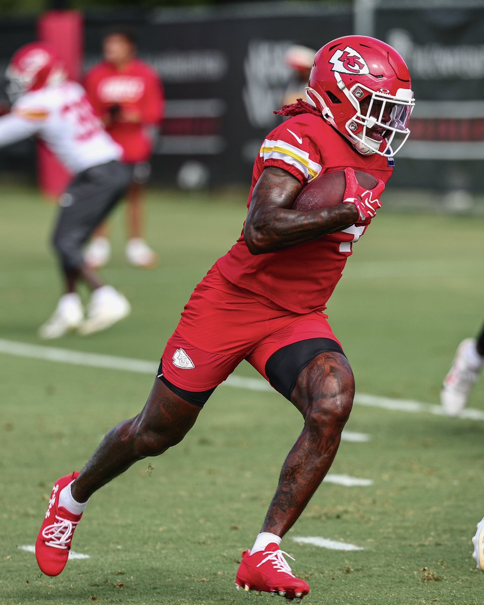 Chiefs's tweet photo. Dolphins on deck. https://t.co/pxy3V6AUvq