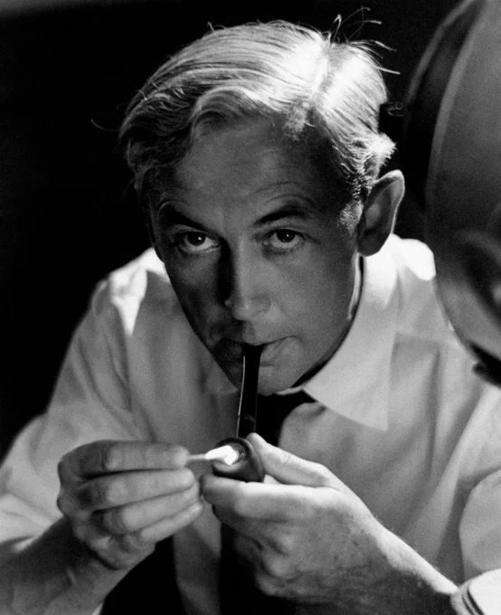 NathanFrancis__'s tweet photo. "Make visible what, without you, might perhaps never have been seen." 

🎞 French #filmmaking legend #RobertBresson was #BOTD 25 September 1901. #Film https://t.co/DlofnIs3Gc