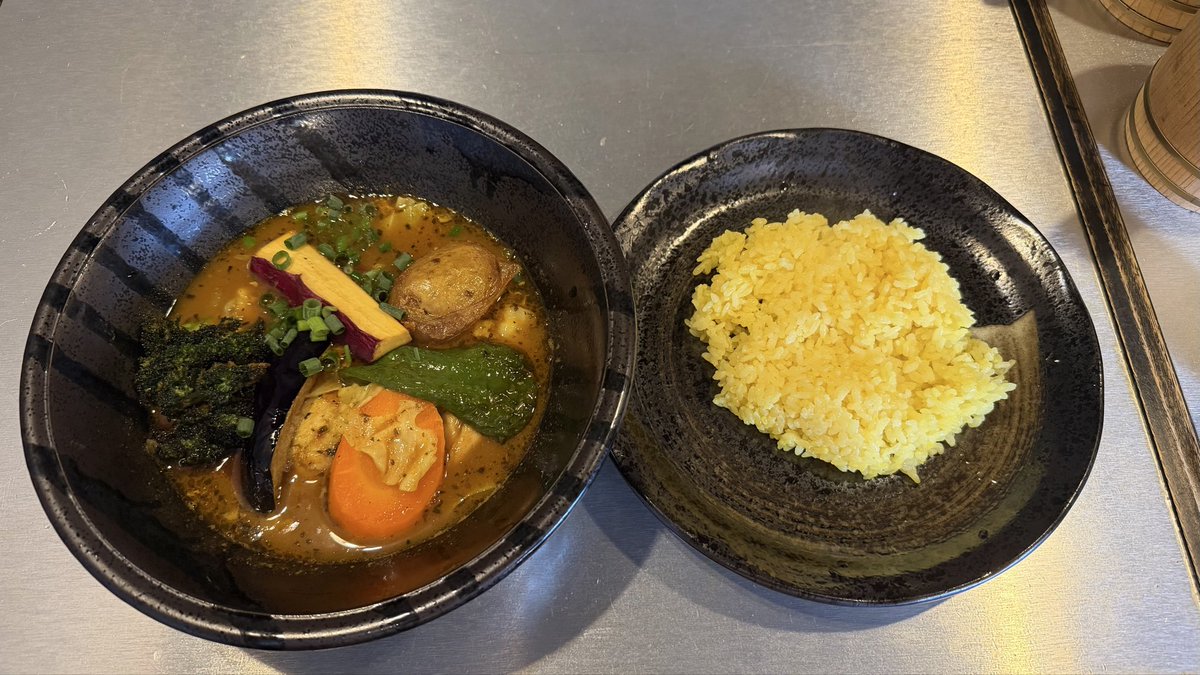 harukaze1130c's tweet photo. スープカレー♪
札幌以外で初めて食べたかも⁉︎
7種野菜+チキン🥦🍠🫑🥕🍆🧅🥔🐔
辛さ控えめにしたけどもちょい辛くても良かったかも🤔
とても美味しかったです🙂
#plusone #川越市 https://t.co/ebrkIHnwbT