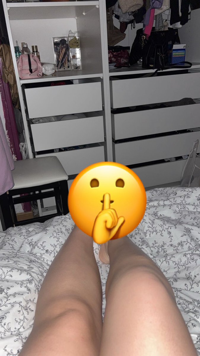 MissJuu06's tweet photo. Aller les chienne au pieds #moneyslave #moneymiss #moneyslavefr #findom #femdom #feetfetish #fetichiste #domina #finsub #dom #feet https://t.co/6Gd6rXIFxI