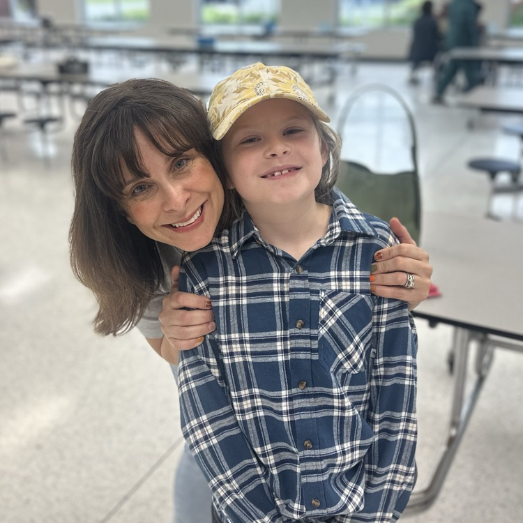 lyonsupperelem's tweet photo. What a great night at our Title 1 Literacy event! Our students did an amazing job singing. We shared information and resources about literacy. We are so thankful to partner with parents to build stronger readers! 
#LUES #SHINE #MissionExcellence #Reading4theWin https://t.co/MN0VEk1mlX