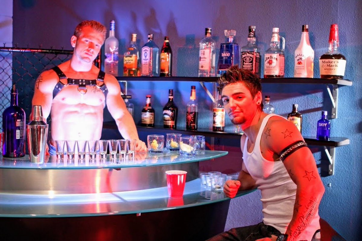 JamesHunts58429's tweet photo. Me working the boss’ birthday party… https://t.co/MAHwyQxT81