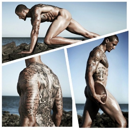 shirtless_male's tweet photo. Colin Kaepernick poses nude for ESPN
#ThrowbackThursdays 🏈🏈🏈 https://t.co/mrPo6tR7dI