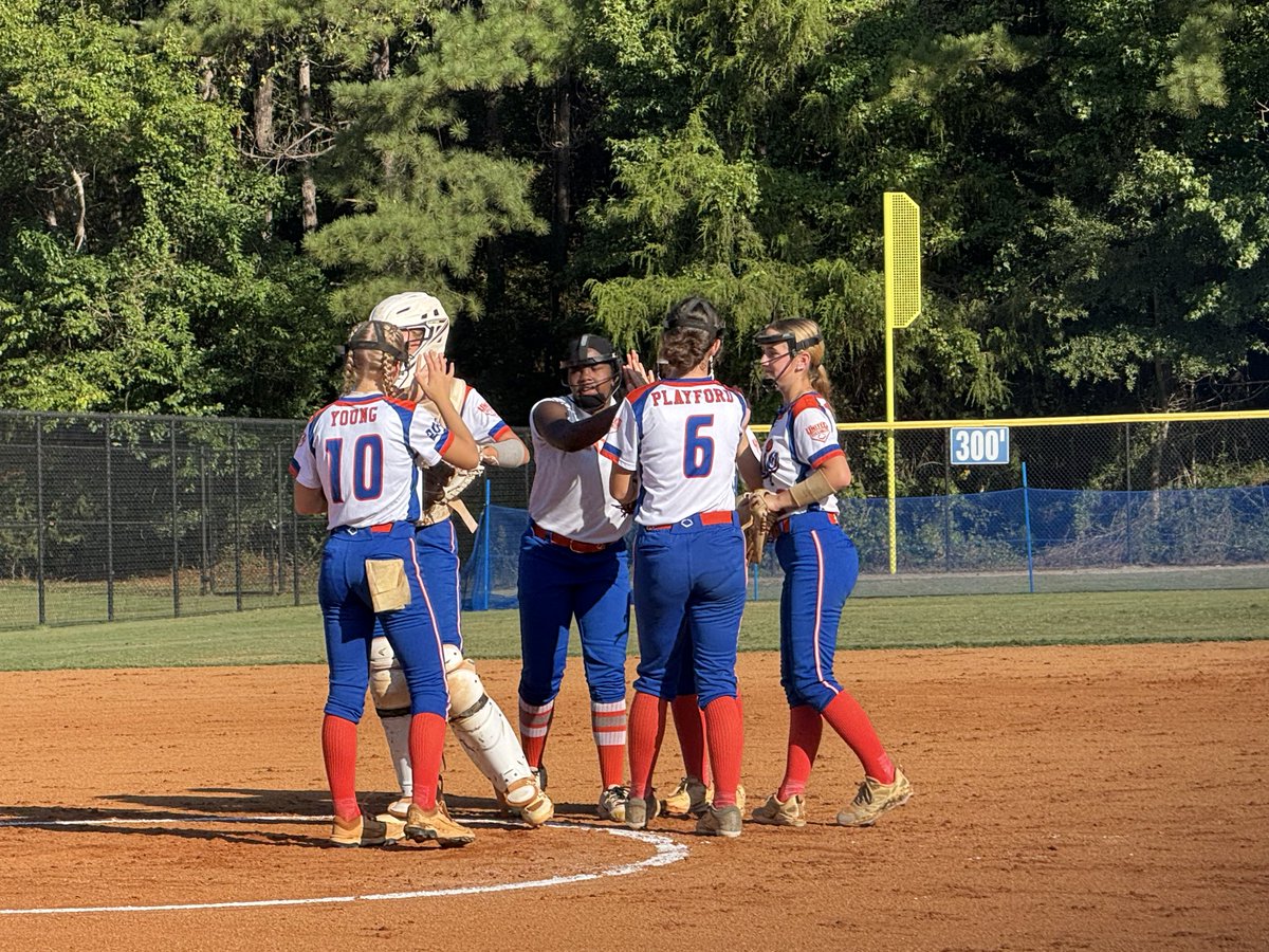 TNMojoHoward's tweet photo. First tourney as a 16U team! 
We battled our way to the Championship semifinal game, falling to the eventual champion. 
⭐ 
-Cathen Young threw a complete game shut-out!
-Zoe Playford launched our first 16U over-the-fence bomb and had an AVG of .538 for the weekend! https://t.co/FSuGPIJrfL