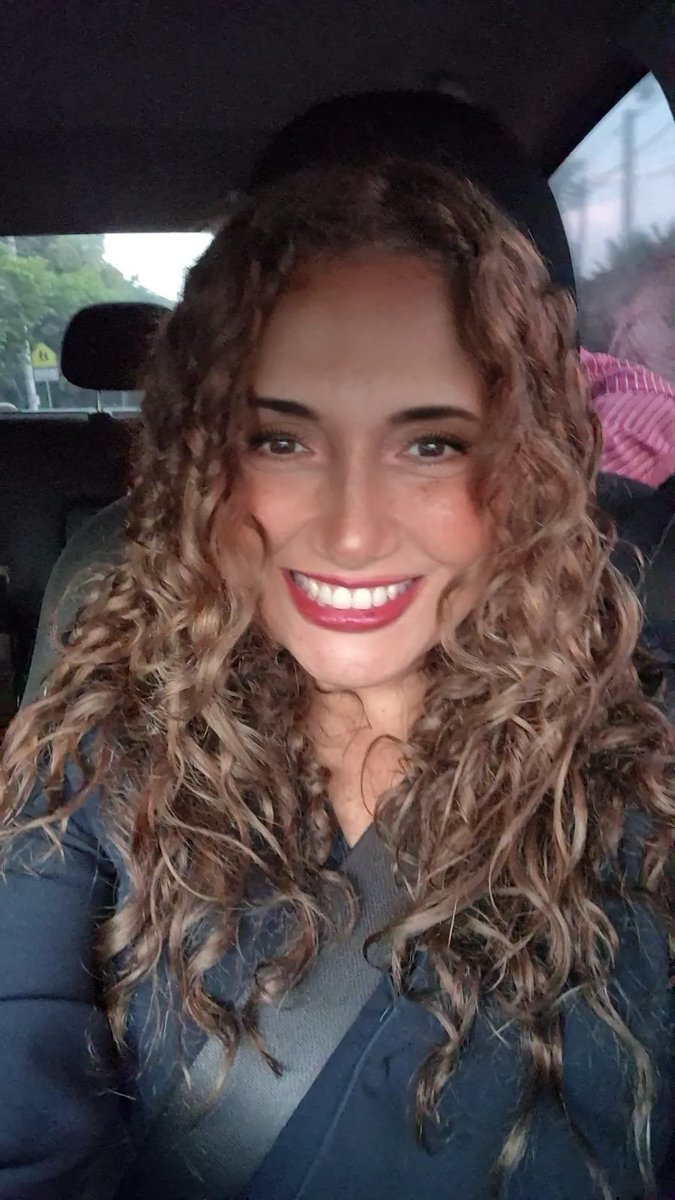 IrisMejiOficial's tweet photo. Hola! https://t.co/ZqmWXnCZvK