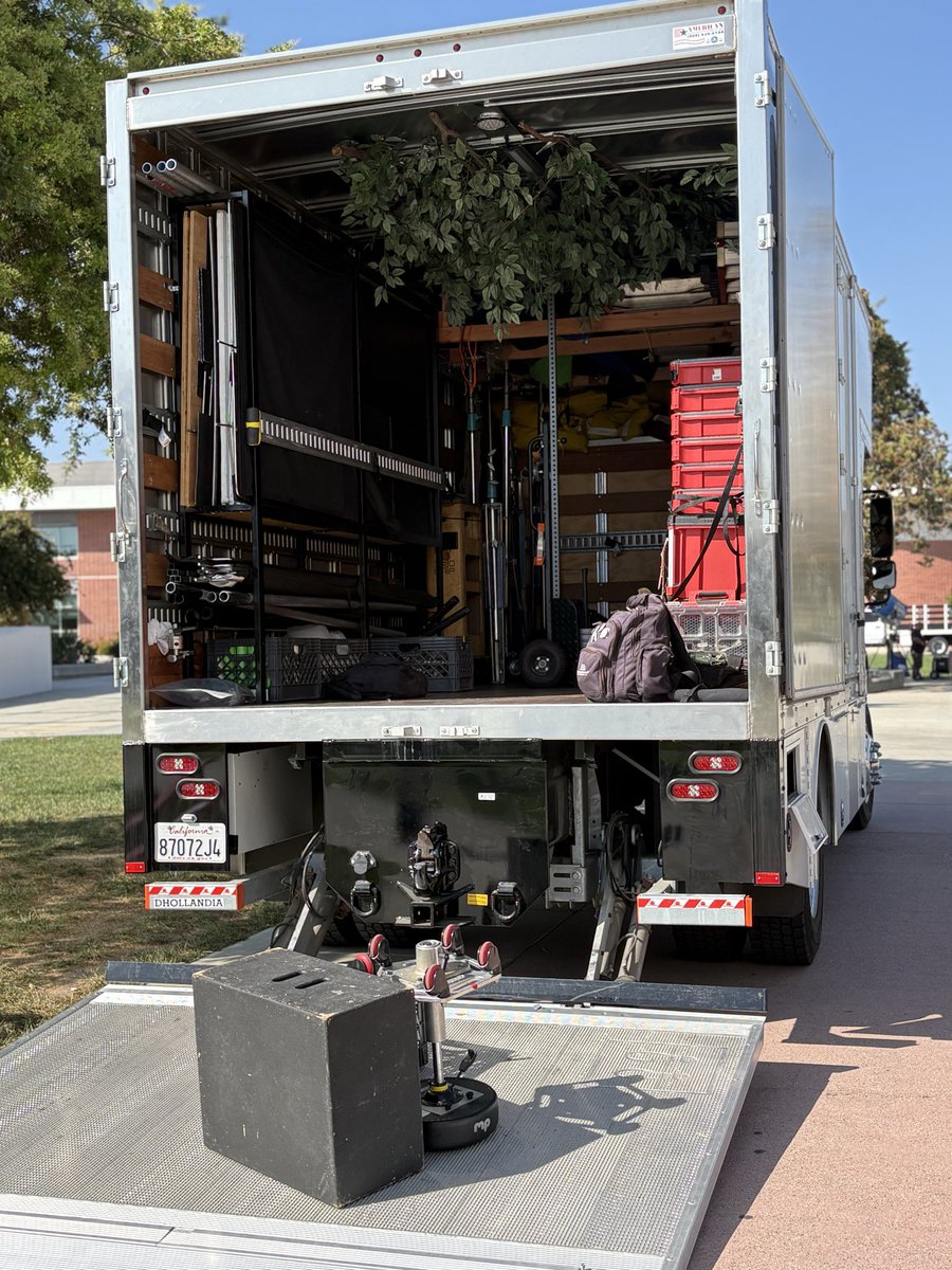 tulsiread's tweet photo. A peek inside a Universal Studios truck! @elcaminocollege #benhindthescene #eccunion #moviemadness https://t.co/eHCUsiM4YL