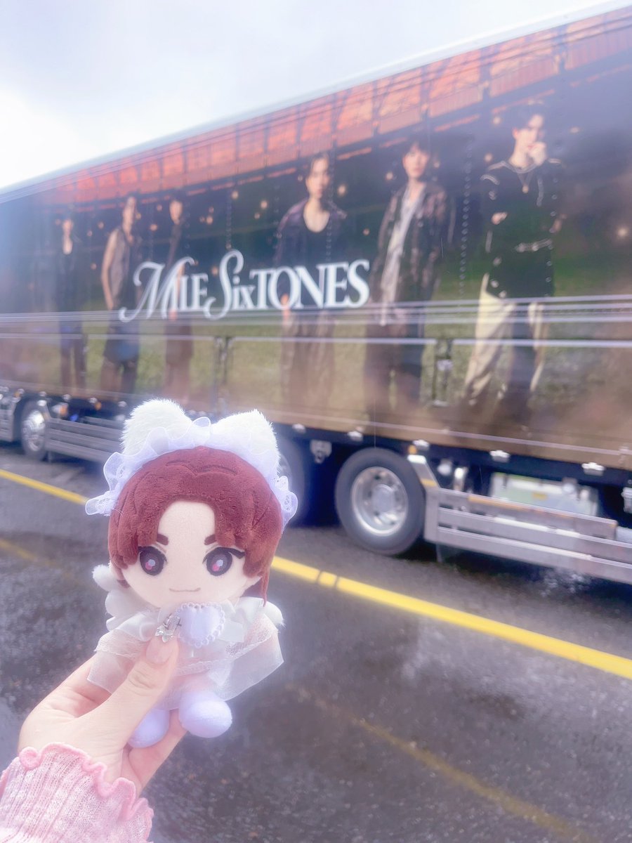 taiga_sto3's tweet photo. 味スタ2日目参戦してきました💕♡

大雨の中の公演になったけど雨に滴るいい男（6人）が見れて幸せ空間すぎた🥺🥺

余韻が治らなすぎて早くまた会いたい🥺

#SixTONES #スタジアム #MILESixTONES https://t.co/F37MbtNNH2