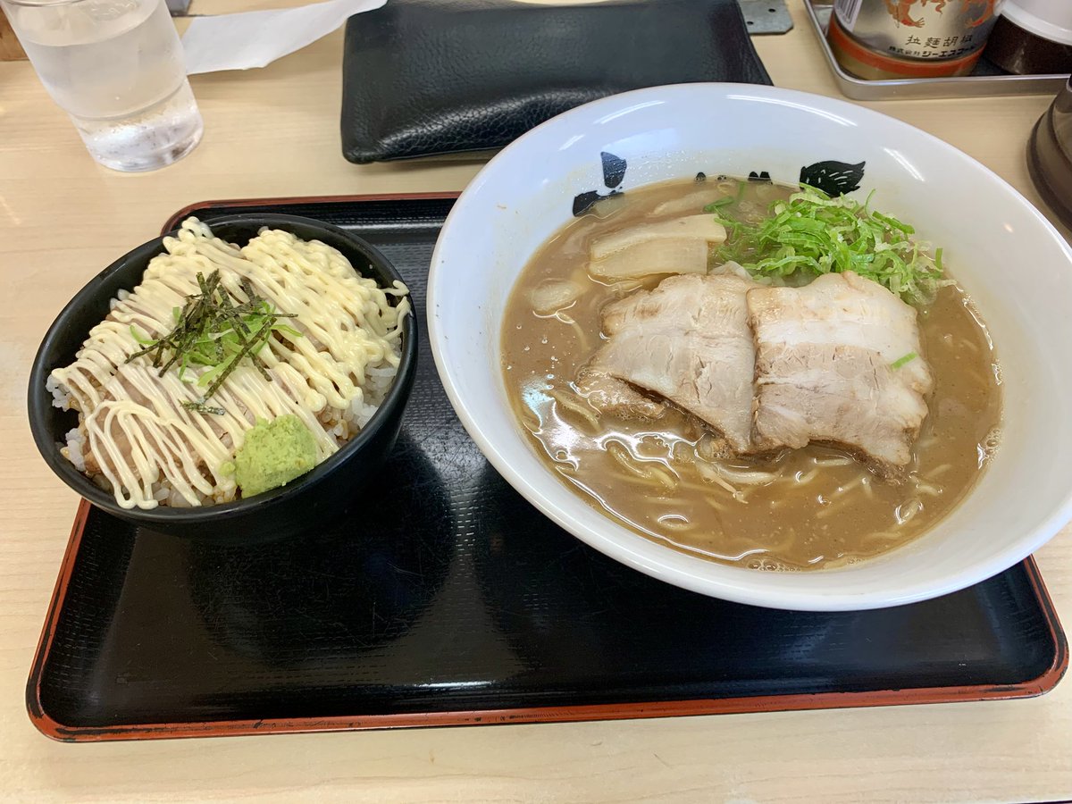donchan0917's tweet photo. おはようございます😊

昨日のランチは徳島の
#うりぼう　さん🍜で
マヨチャーシュー丼のセットを
ガッツリ💪いただき
風邪気味だった体調も今朝は快調👍
週末頑張って参りましょう♪ https://t.co/AMUFl9ryiK
