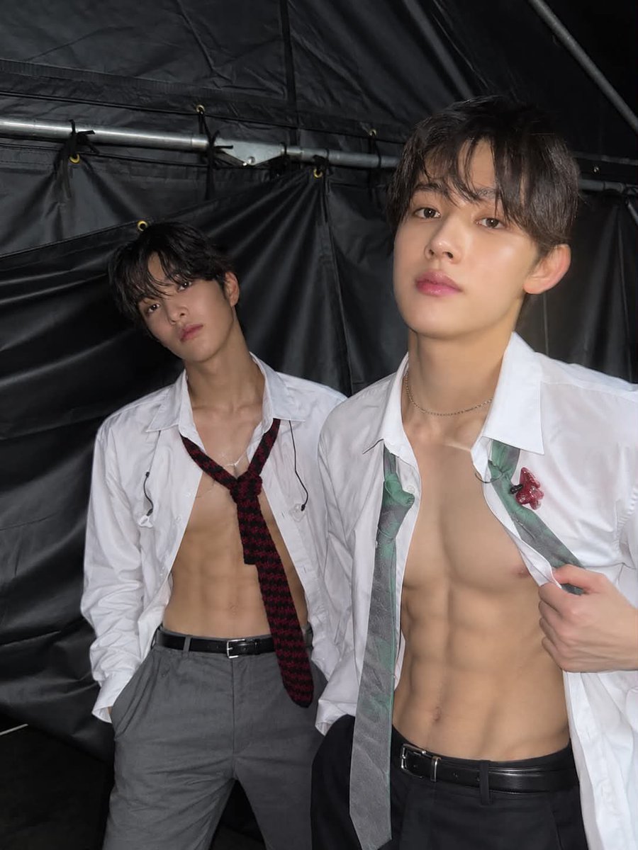 idolhornyclub's tweet photo. sex before stage 🔥🔥 https://t.co/qKwYYRTfFw