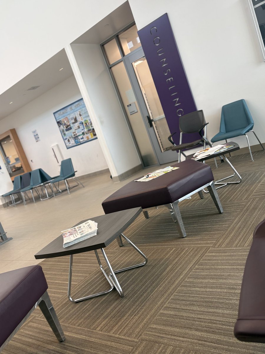 tulsiread's tweet photo. The Union News paper sighting 👀📰🗞️:
Student Services Building @ElcaminoCollege,  curl up on a nice comfy chair and read the Union :) #eccunion #newspaper #readingweather https://t.co/YYzbfdbxvM