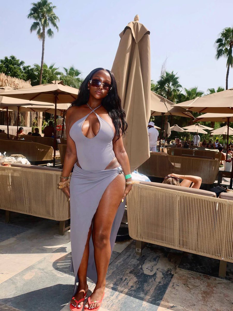 lovevlaeh's tweet photo. Please 🥹, can i yap in your DMs??😭🙈🙈 https://t.co/BxKEIvaFxw