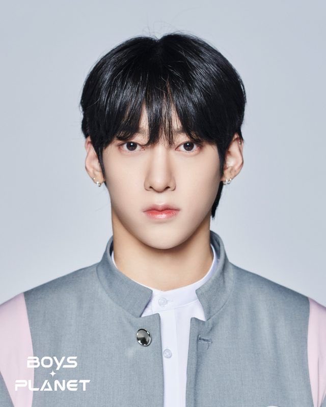 _donghyvckie's tweet photo. how i met him                 how it’s going https://t.co/yAFhsrkviQ