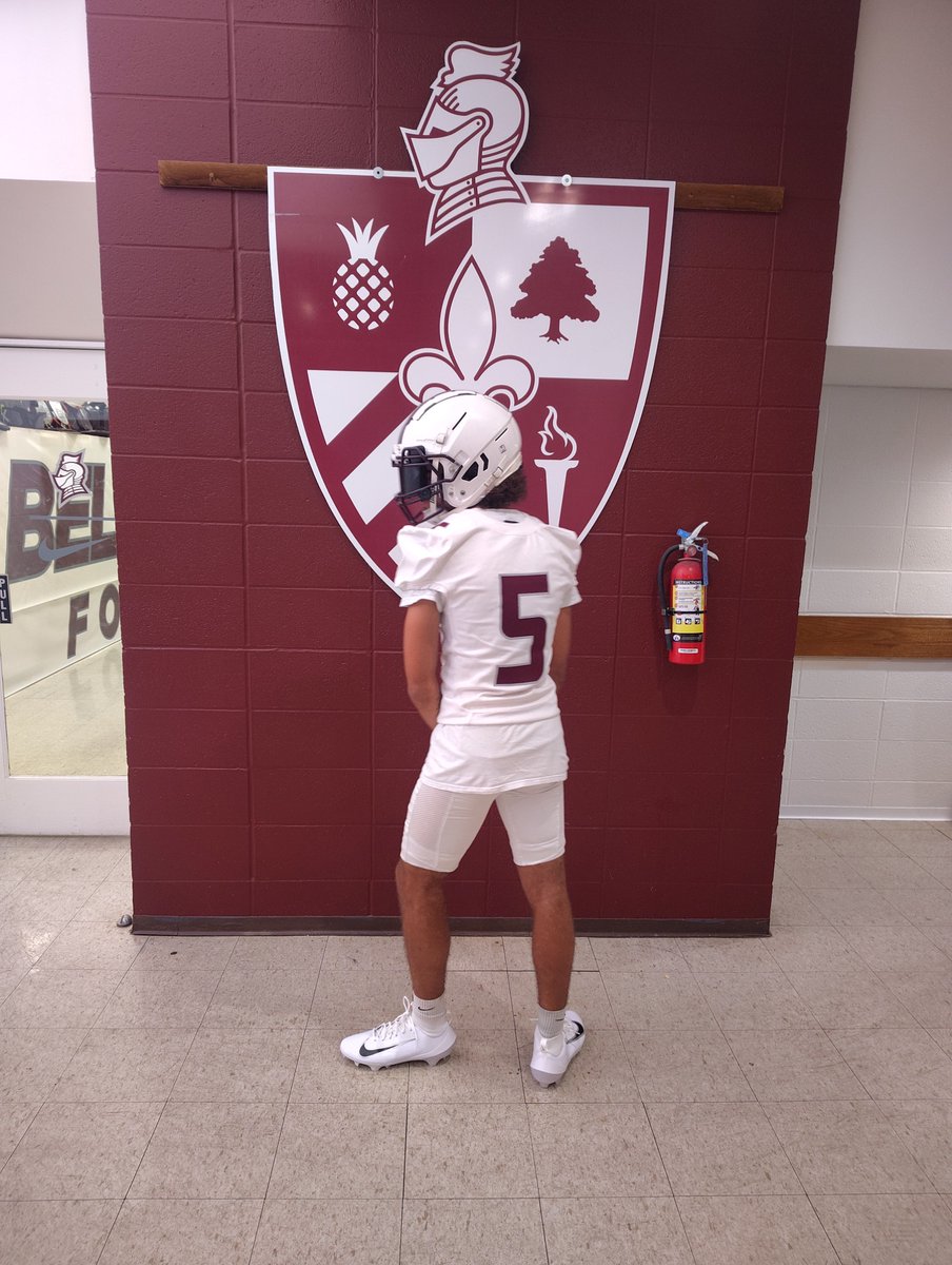 RoeMcbroom27's tweet photo. Thank you @CoachWheatley1 , @CoachHDavisFB, and @mcbroom_ta  for hosting me on campus yesterday! Great tour of the school and facilities — really appreciated the time and hospitality. 🙏🏈

@BUKnightsFB @IndyWeOutHere 
@PrepRedzoneIN https://t.co/k5OPMeptBa