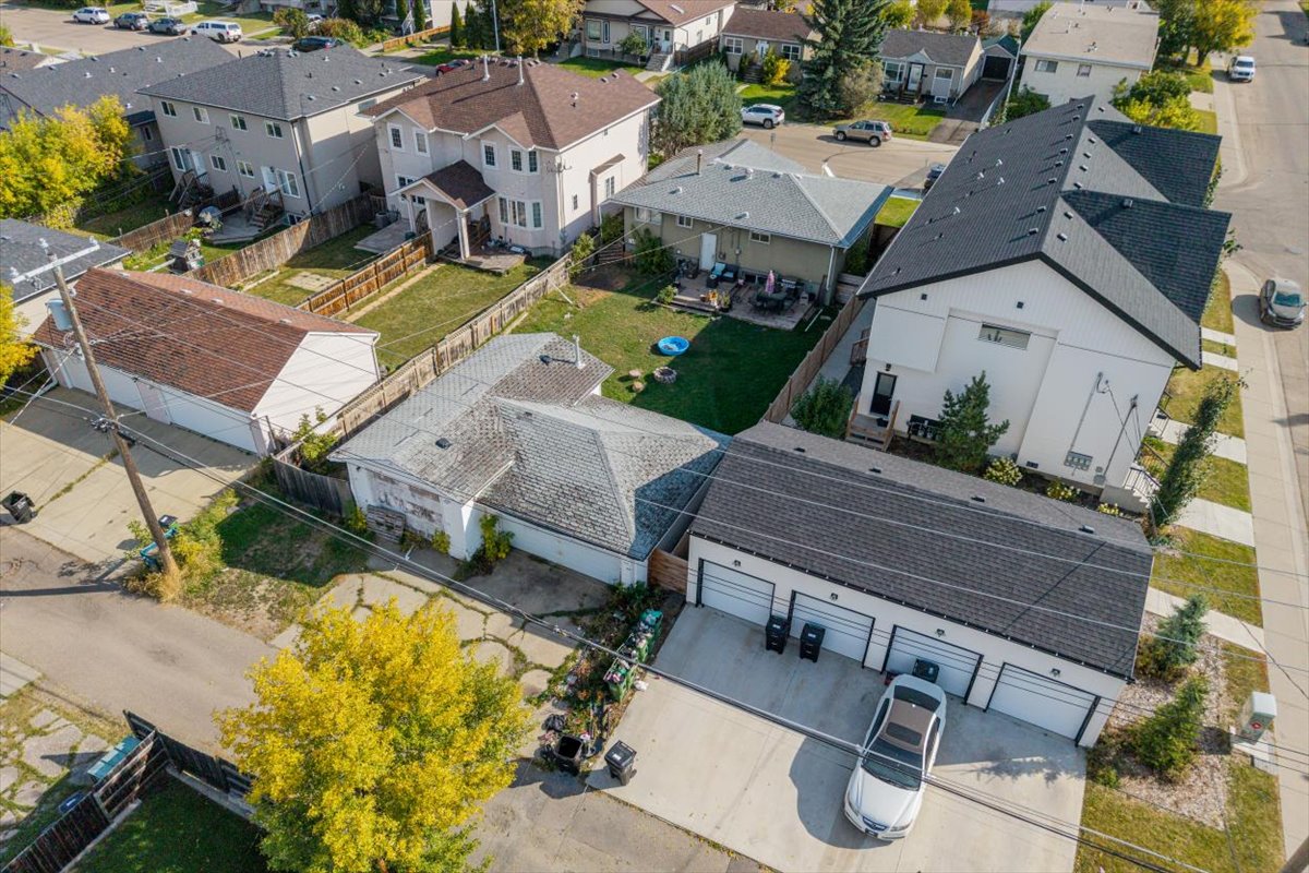 DaveOzubko's tweet photo. Edmonton builders and developers: a 50 x 150 ft flat lot (approx. 696.80 sqm) in a mature neighbourhood, with rear alley access and a detached garage. Redevelopment is already happening next door. A flexible opportunity to plan your next project. https://t.co/UBgO24N5bI