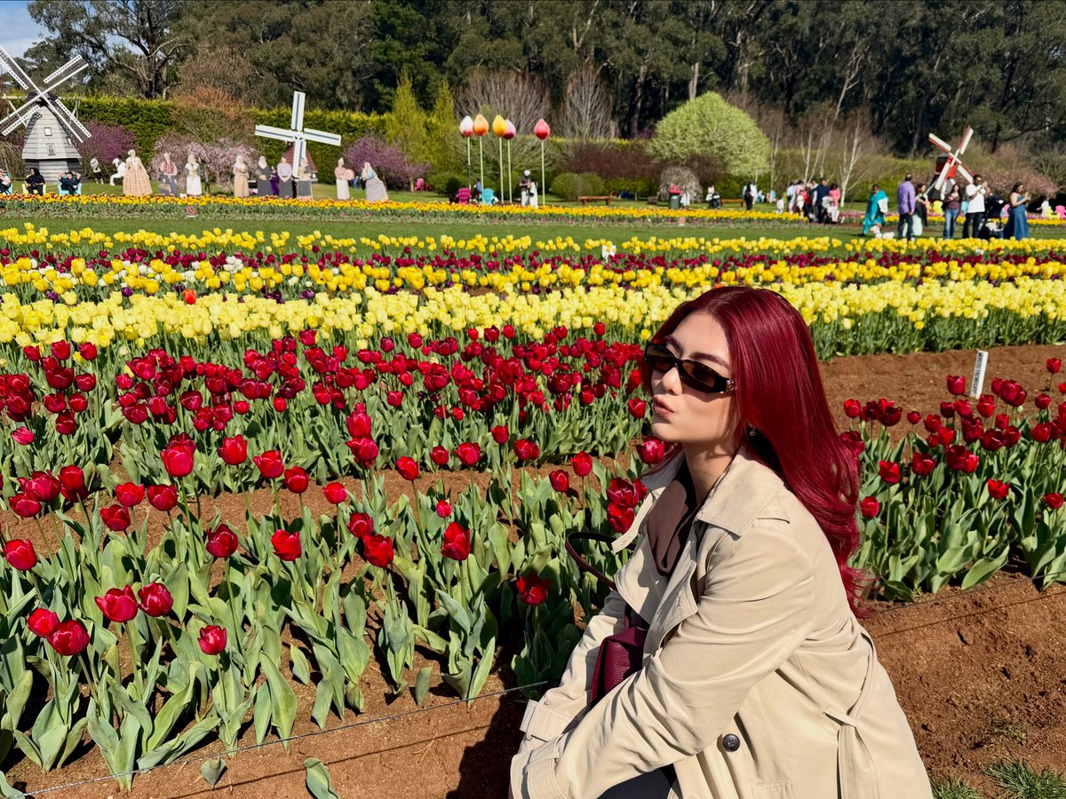 ABSCBNNews's tweet photo. ITO BA YUNG CO-PRESIDENT NG TOMBLOOMS UNI? 😫

Sobrang blooming ni BINI Mikha (@bini_mikha) sa mga bagong larawan mula sa Australia.

(📷: Mikha/Instagram) https://t.co/6MOoqZSwCu