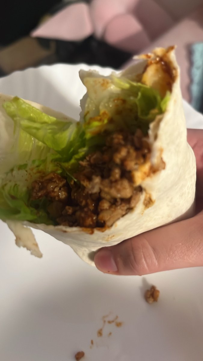 deerlingcals's tweet photo. HUGE TACOS full of fiber and protein; higher cal but most on the cals are chicken… 300 cal each and i had 2

1630 cal https://t.co/AITghPPycs