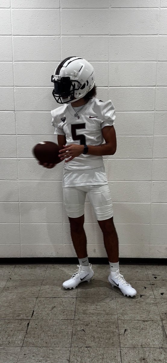 RoeMcbroom27's tweet photo. Thank you @CoachWheatley1 , @CoachHDavisFB, and @mcbroom_ta  for hosting me on campus yesterday! Great tour of the school and facilities — really appreciated the time and hospitality. 🙏🏈

@BUKnightsFB @IndyWeOutHere 
@PrepRedzoneIN https://t.co/k5OPMeptBa