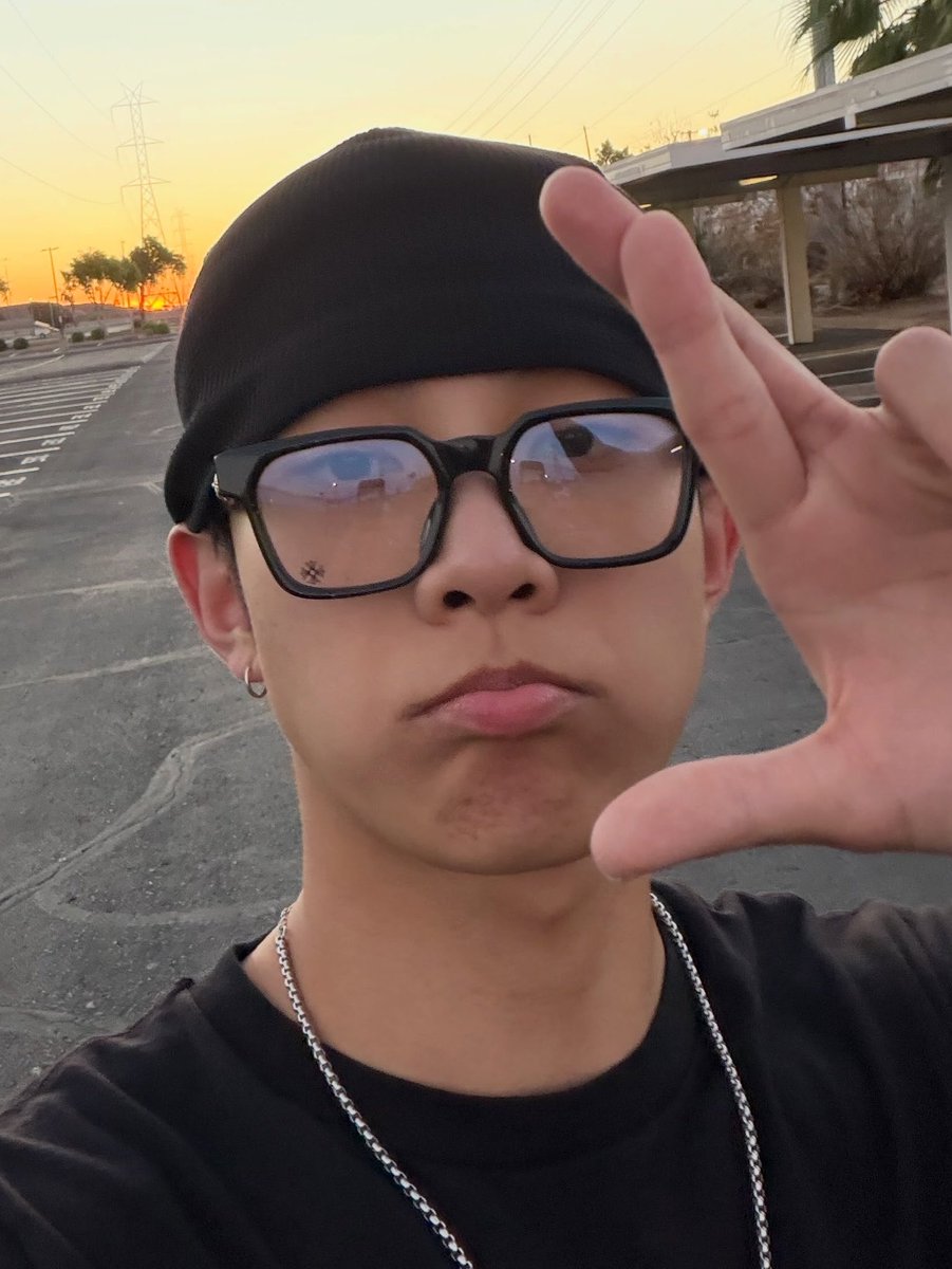 ryulshots's tweet photo. ryul and his little pout ♡ https://t.co/32MRA97zfR