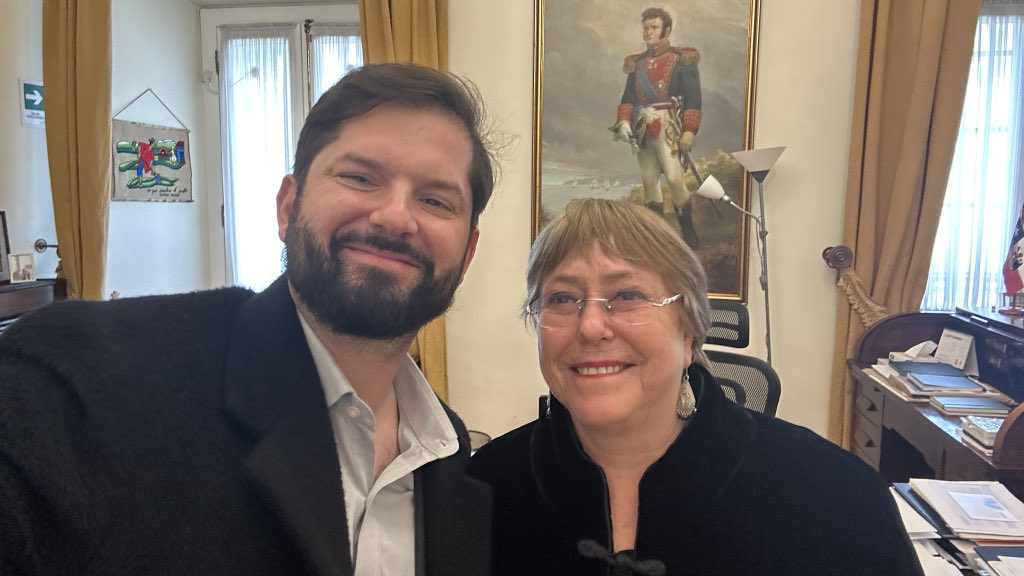 Maggi_Patriota's tweet photo. 🔴 A nadie le importa la opinión de Boric y Bachelet por la incorporación de Chile al Escudo de las Américas. FIN. https://t.co/1lJu6vnjZi