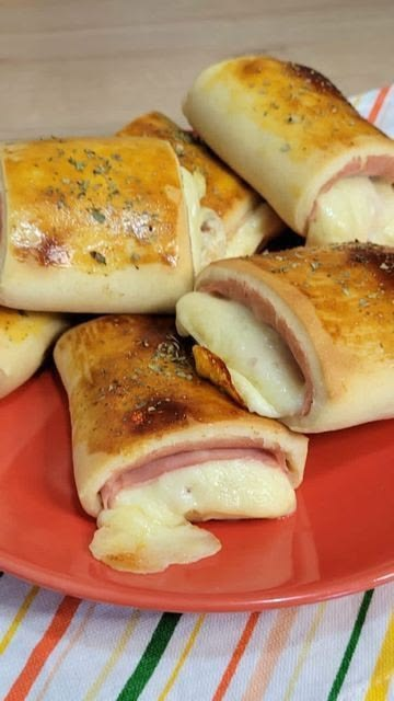 food_porn17's tweet photo. Como chama esse salgado na sua cidade ? https://t.co/fmq2RFTM2G