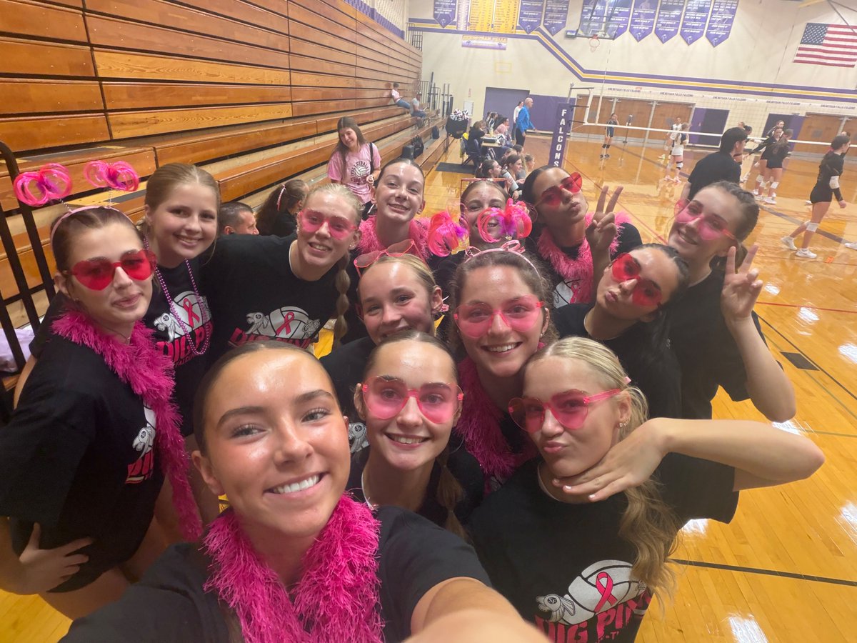 ProductionsW7's tweet photo. 🩷 DIG PINK NIGHT in Sheboygan Falls! 🩷

The Falcons are decked out in pink and ready for a special night of volleyball, celebrating and supporting the fight against breast cancer! 🎀🏐

#DigPink #SheboyganFalls #FalconsVolleyball #ForTheGirls https://t.co/3p4yZ7BQCa