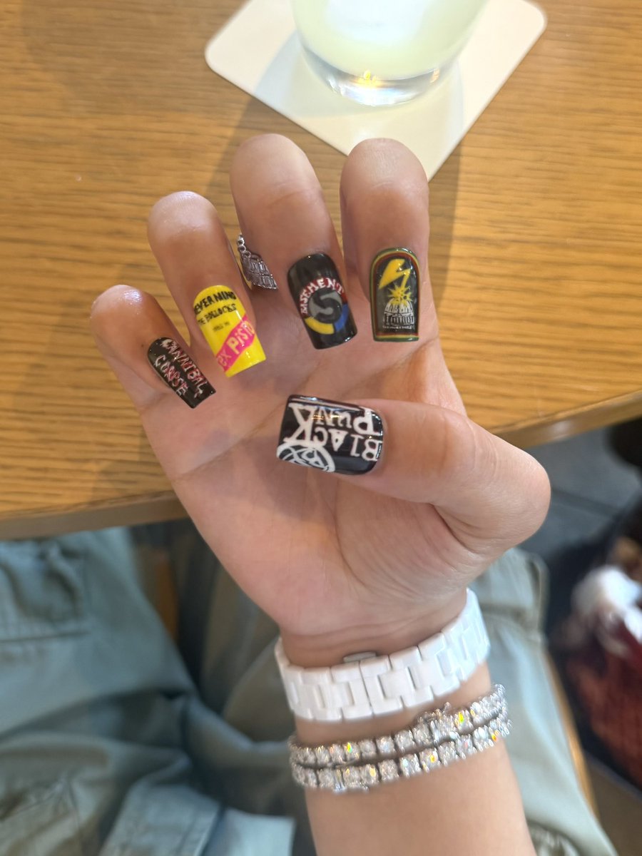 mollysantana00's tweet photo. 😝🎆💓🇯🇵🇯🇵🇯🇵 https://t.co/MeP4dEgetp