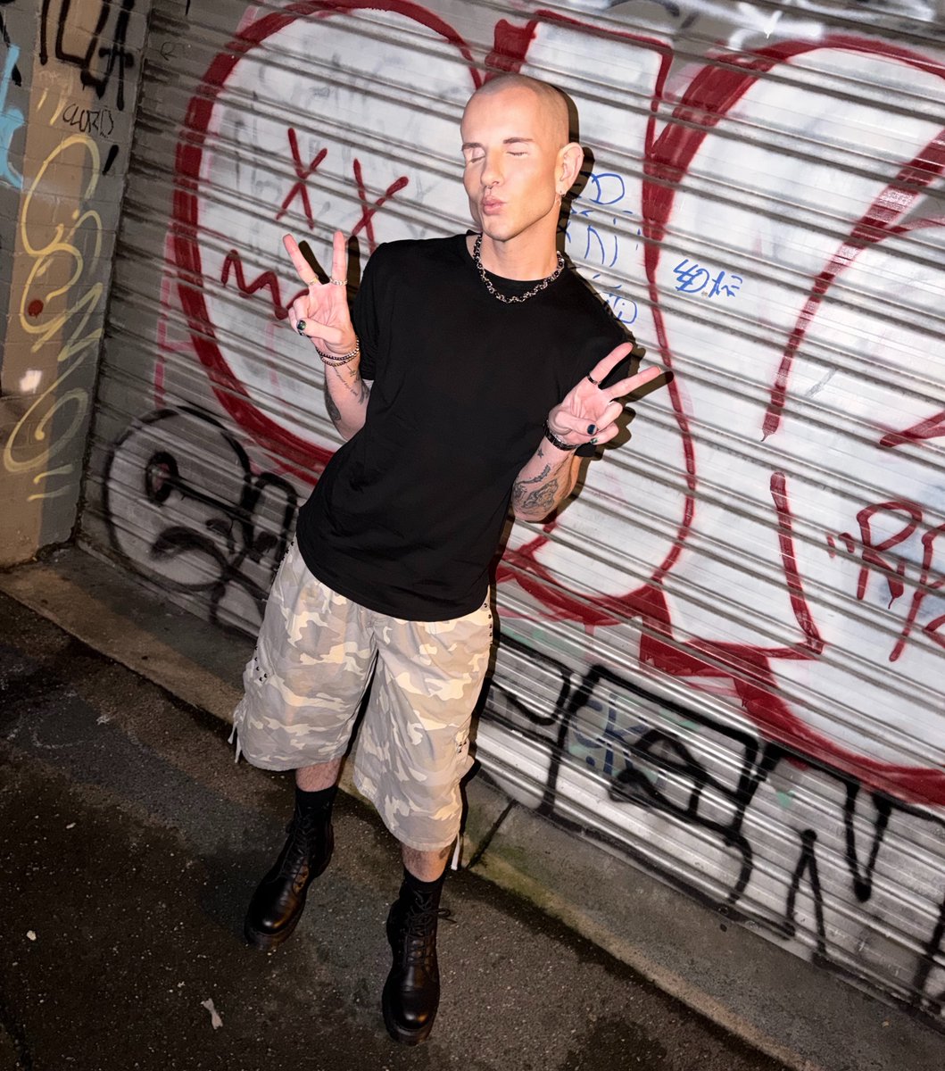 violetsmithpyw9's tweet photo. You wanna be on top? Photo: Matthias Eerhard https://t.co/DSMSnAl62c