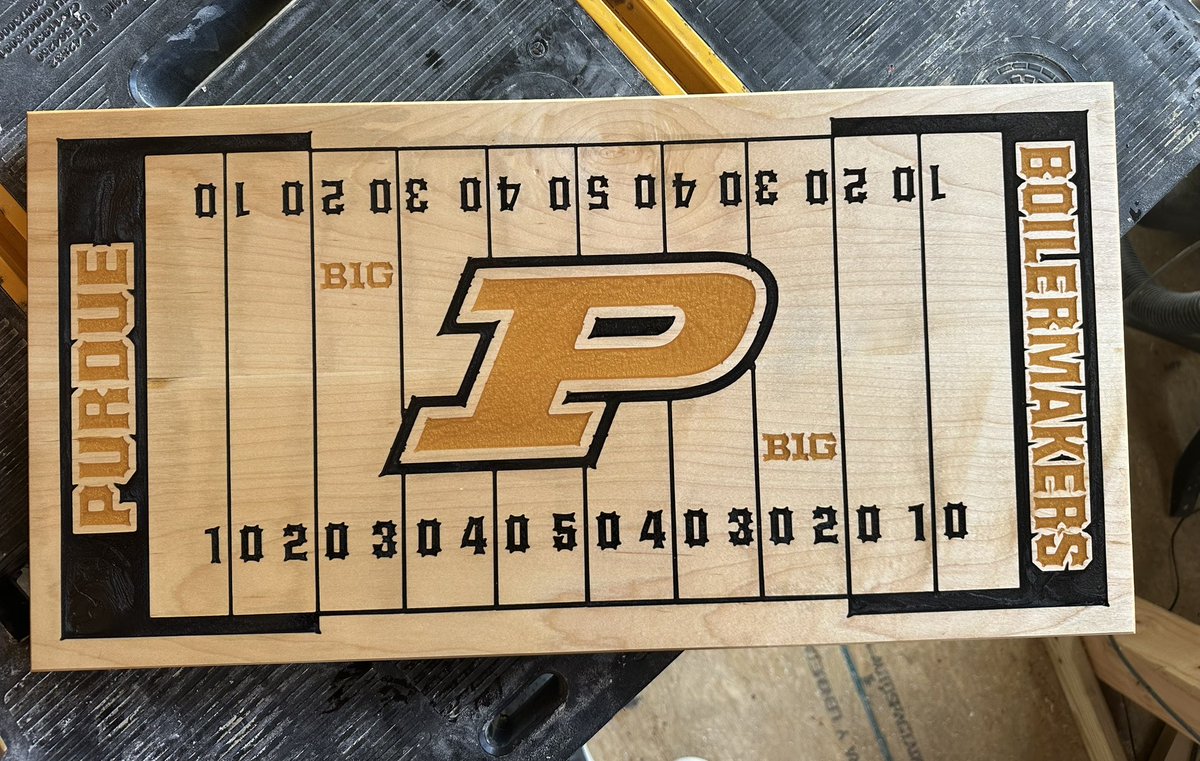 MrBasan08's tweet photo. @nanstrez @BoilerFootball Those are awesome! Now you need a charcuterie board for all your goodies! #EverGrateful https://t.co/w2gzcfAq0w