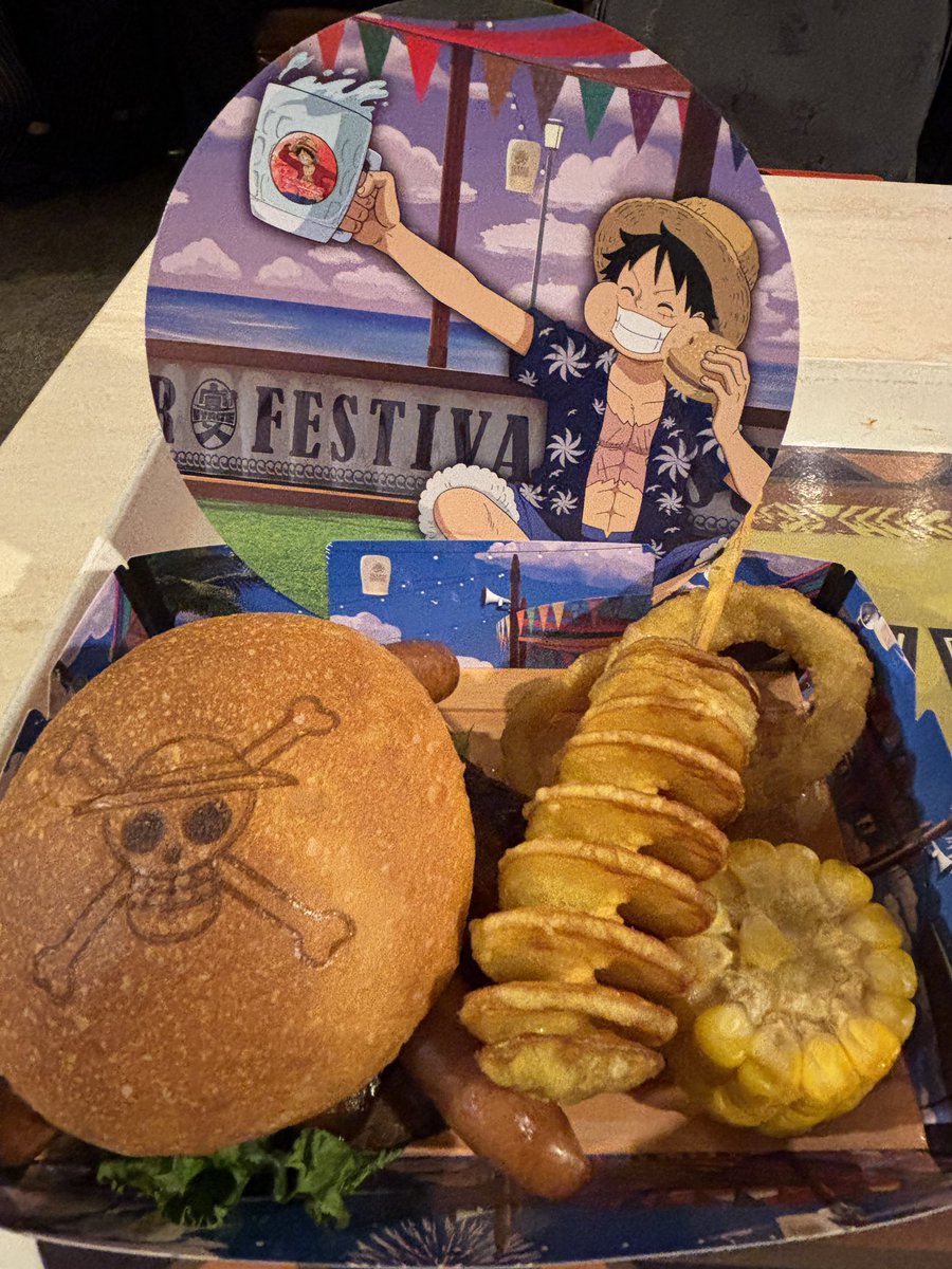 gifuhumin's tweet photo. ディスカバリーレストランのワンピフード制覇！
どれもボリュームたっぷりでうまうまでした！

 #USJファン https://t.co/MCXDWXP73S