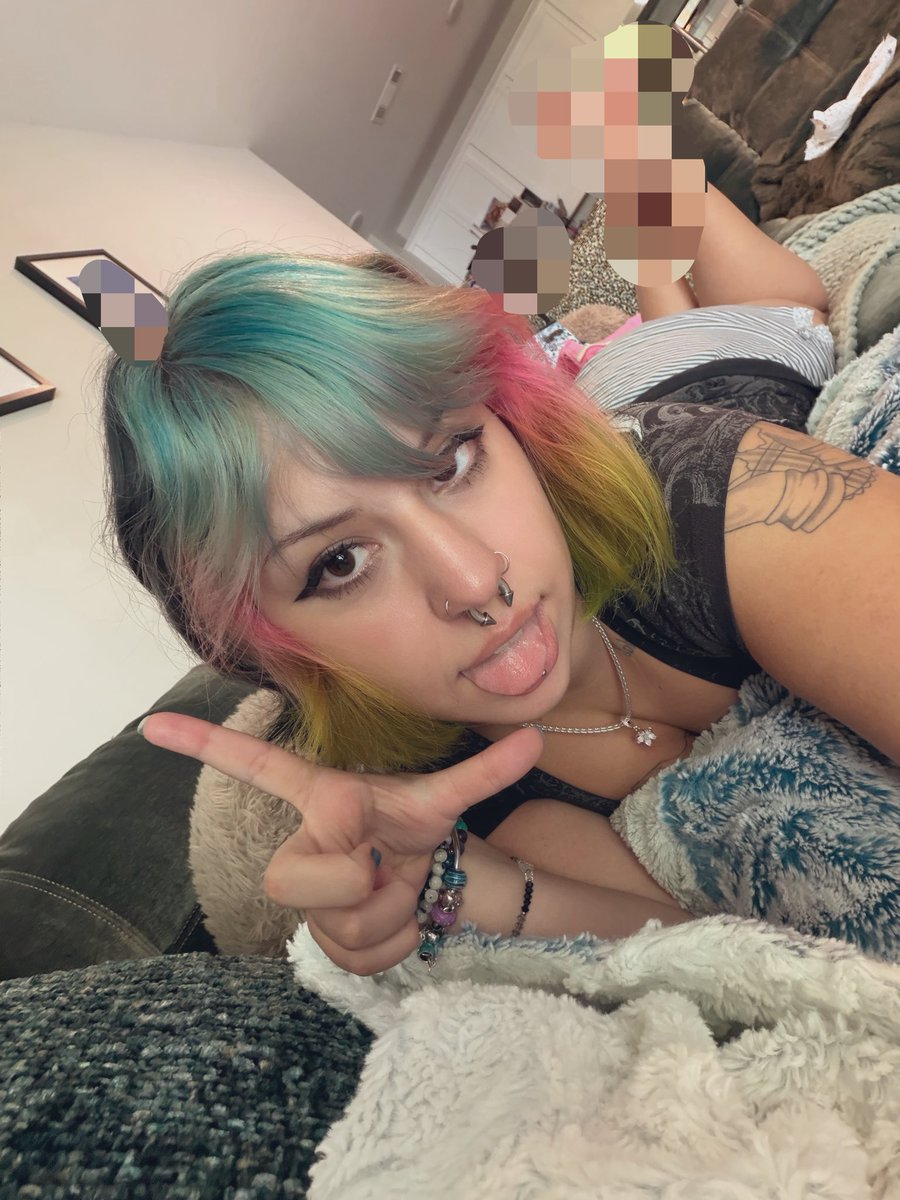 urunicornprncss's tweet photo. stupid foot freaks like you don’t deserve to see my soles 🧘‍♀️ https://t.co/JdiaXlFPFB