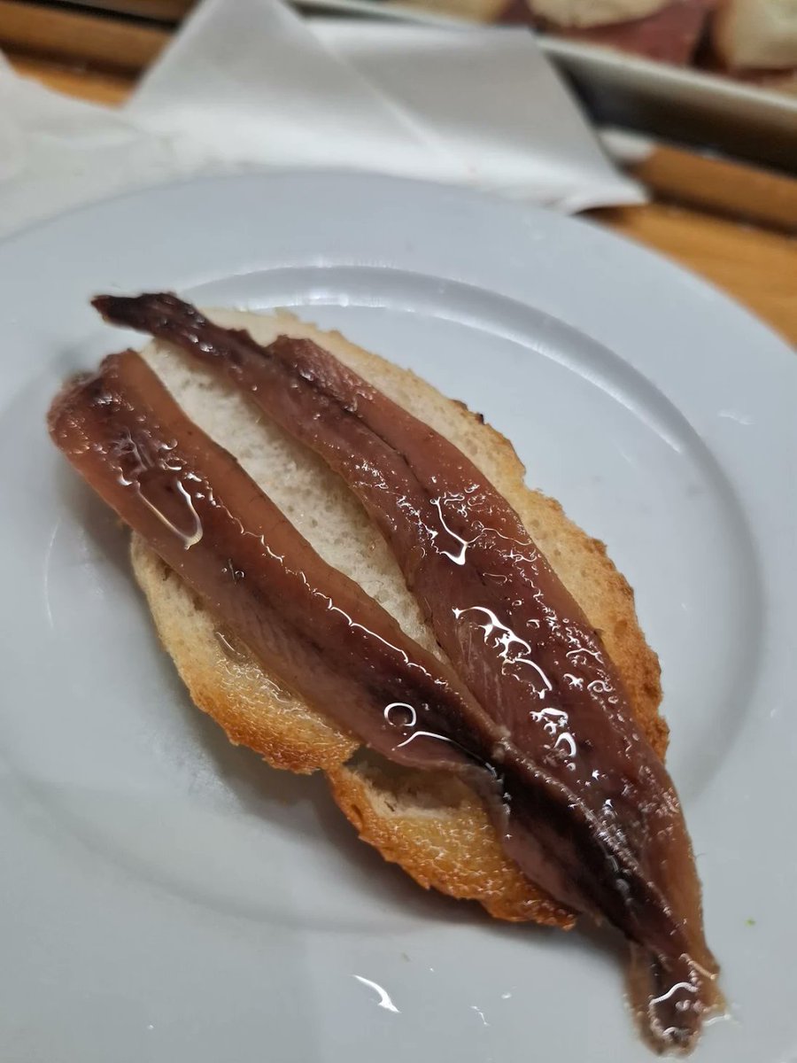 JuruchaBardetap's tweet photo. Finde, ya te estamos sintiendo. 👀🍻
La barra empieza a llamar, los pinchos ya están preparados y aquí nadie se hace el difícil.
📍 C/Ayala 19.
🔗 https://t.co/GrjEmThFXc
@madridsecanta @Albergue_Luarca @FoodRevMadrid
#bardetapas #bardepinchos #tabernamadrileña https://t.co/n3tZvVxfRr