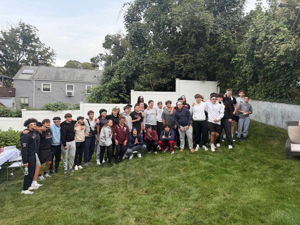 DematteoCoach's tweet photo. Huge thank you to all of our parents for hosting an AMAZING team-bonding feast! What a special night❤️🏈
so bummed I had to miss it, but Open House was calling! 😩 Thank you again!
See you all tomorrow night… ON THE ROAD! Let’s load the ship! 🚍💪
#LoadTheShip #WeTravel #Family https://t.co/tqZeahz5M5
