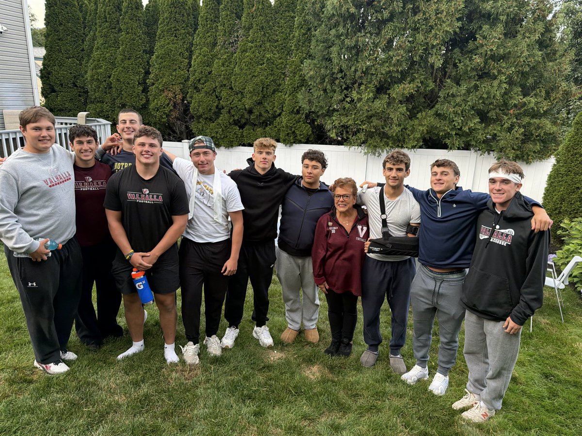 DematteoCoach's tweet photo. Huge thank you to all of our parents for hosting an AMAZING team-bonding feast! What a special night❤️🏈
so bummed I had to miss it, but Open House was calling! 😩 Thank you again!
See you all tomorrow night… ON THE ROAD! Let’s load the ship! 🚍💪
#LoadTheShip #WeTravel #Family https://t.co/tqZeahz5M5