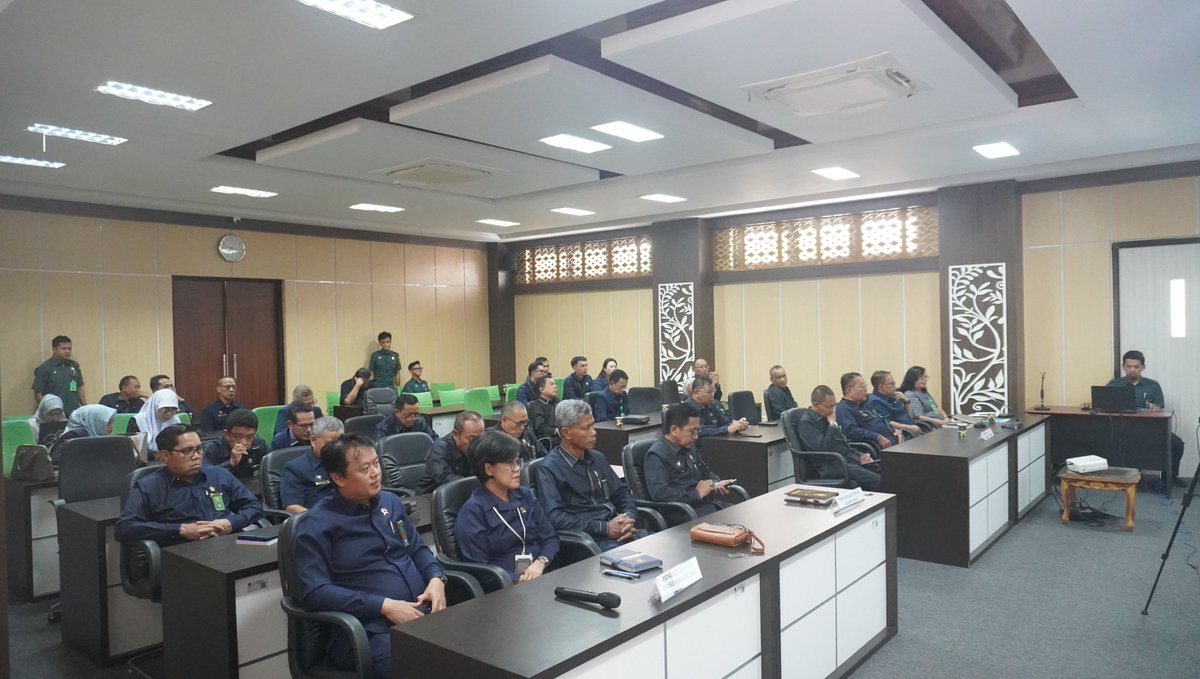 PTA_Palu's tweet photo. Tabe #SampesuvuPTA.Palu
Selasa, 22 September 2026

PTA Palu mengikuti Pembinaan Daerah oleh Tim Hakim Agung Pengawas &amp; Pembina Daerah @MahkamahAgung RI yang bertempat di Kantor PT Sulawesi Tengah. 

@Humas_MA
@DitjenBadilag
#ptapalunabelopura
#ptapalusukseswbk
#ptapalumenujuwbbm https://t.co/T0CeGFO4DU