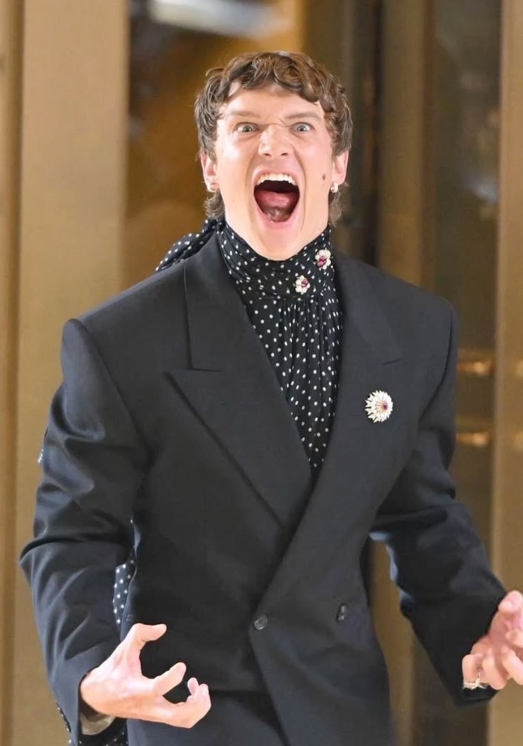 livshollanov's tweet photo. the cutest reaction sequence of all https://t.co/McXnbYRwm9