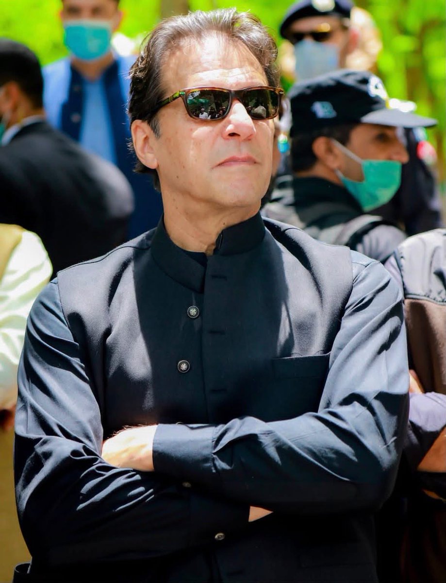 NiniYmz's tweet photo. مرشد ، جیل میں بیٹھ کر پورا پاکستان بند کروا دیتا ہے۔🔥 https://t.co/yL9Xfesfov