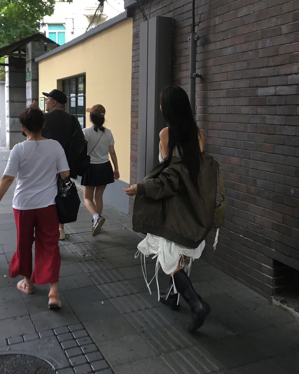 fcmjj's tweet photo. Greetings from my side ✨ your journey matters—keep walking, keep growing. 🌈
LuCgRr https://t.co/VtvWclcksN