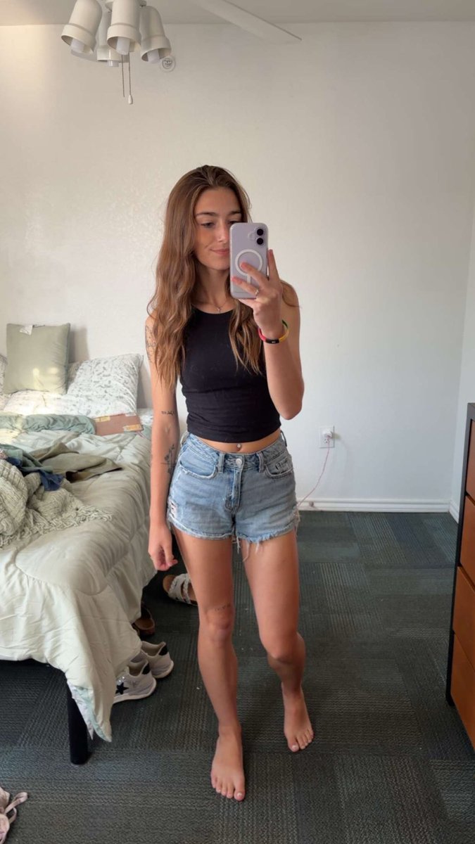 Vict69_'s tweet photo. tell me i’m pretty🥰 https://t.co/gXOxukSMSx